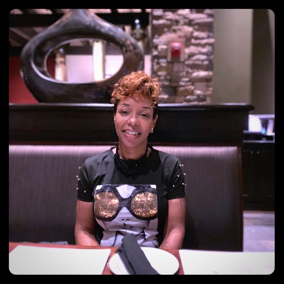 Meet your Posher, Angela - Picture 2 of 3